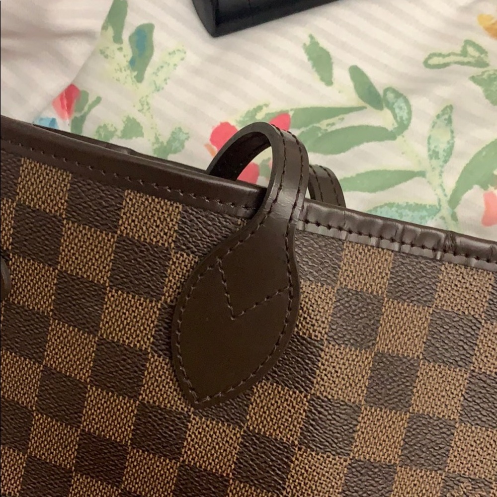 More photos of LV Neverfull